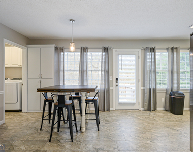 23 Magnolia Court Ne - Photo Thumbnail 1