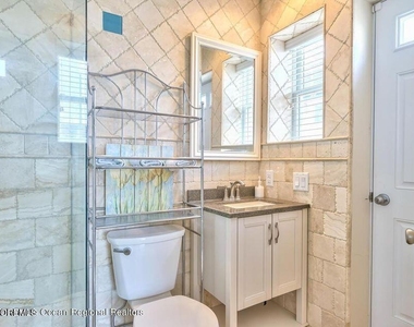 10 4th Avenue - Photo Thumbnail 17