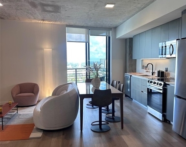 307 Sw 5th Street - Photo Thumbnail 3