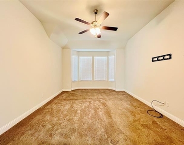 5644 Salt Springs Drive - Photo Thumbnail 14