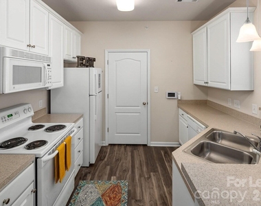 117 Abberly Green Boulevard - Photo Thumbnail 5