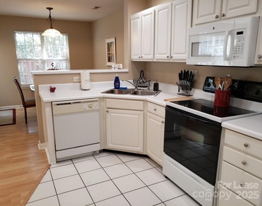10643 Greyhound Drive - Photo Thumbnail 4