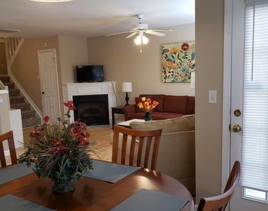10643 Greyhound Drive - Photo Thumbnail 6