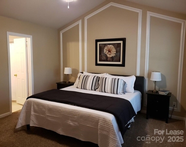 10643 Greyhound Drive - Photo Thumbnail 13