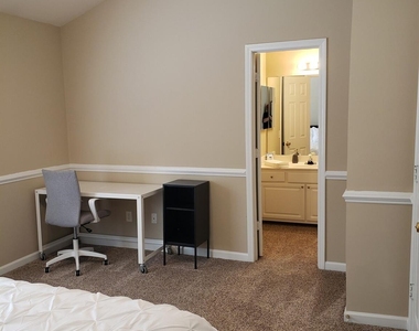 10643 Greyhound Drive - Photo Thumbnail 20