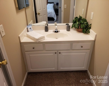 10643 Greyhound Drive - Photo Thumbnail 16