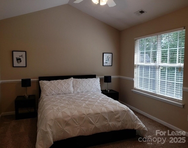 10643 Greyhound Drive - Photo Thumbnail 18