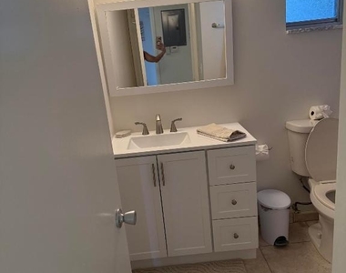 2616 Garden Drive N - Photo Thumbnail 14