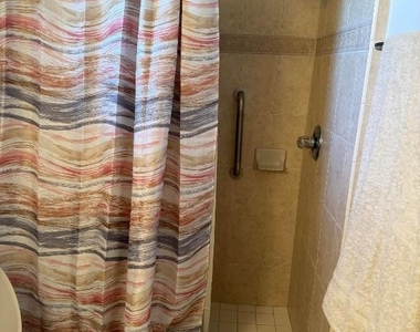 2616 Garden Drive N - Photo Thumbnail 15