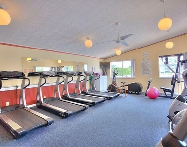 2616 Garden Drive N - Photo Thumbnail 19
