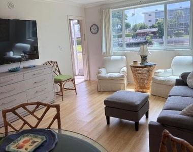 2616 Garden Drive N - Photo Thumbnail 9