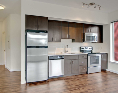16175 Cleveland Street - Photo Thumbnail 3