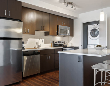 16175 Cleveland Street - Photo Thumbnail 4