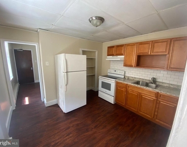 432 N 64th Street - Photo Thumbnail 2