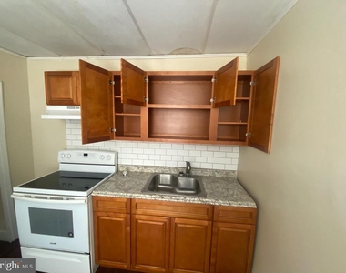 432 N 64th Street - Photo Thumbnail 3
