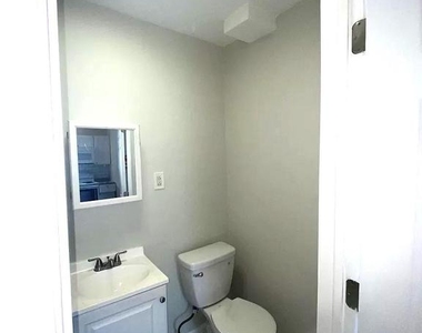 1464 N 52nd Street - Photo Thumbnail 3