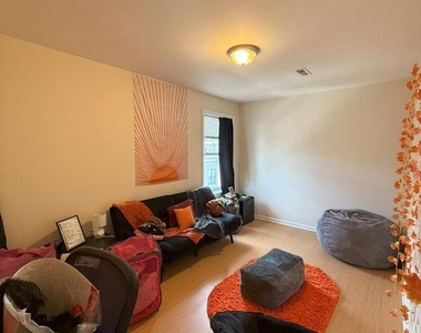 2400 W Thompson Street - Photo Thumbnail 4