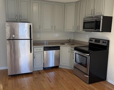 2400 W Thompson Street - Photo Thumbnail 7