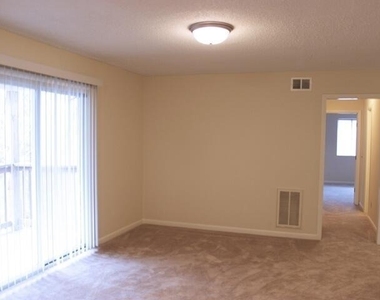 203 E Ransom Street - Photo Thumbnail 3
