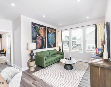 1103 Alfonso Lane - Photo Thumbnail 8