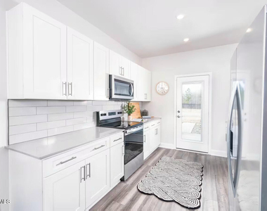 1103 Alfonso Lane - Photo Thumbnail 6
