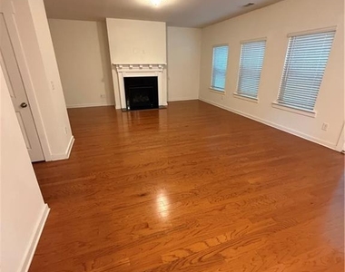 1392 Weatherbrook Circle - Photo Thumbnail 10