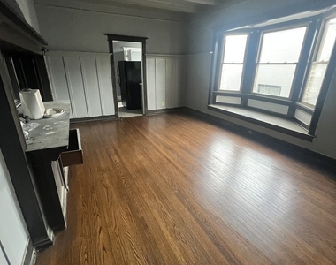 4956 S Michigan Avenue - Photo Thumbnail 5