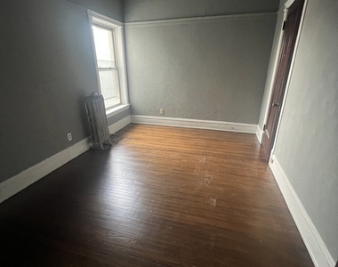 4956 S Michigan Avenue - Photo Thumbnail 3