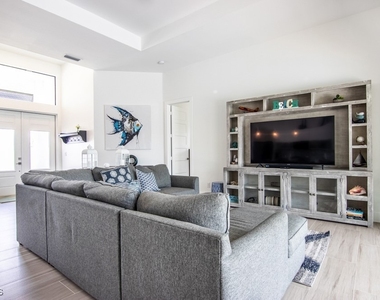 3507 Sw 2nd Avenue - Photo Thumbnail 7