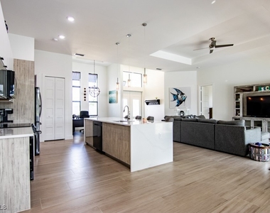 3507 Sw 2nd Avenue - Photo Thumbnail 6