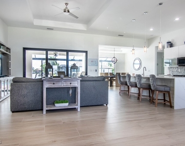 3507 Sw 2nd Avenue - Photo Thumbnail 3