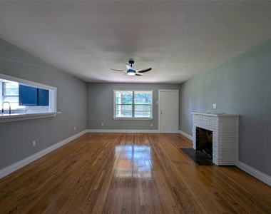 12633 Arp Street - Photo Thumbnail 5