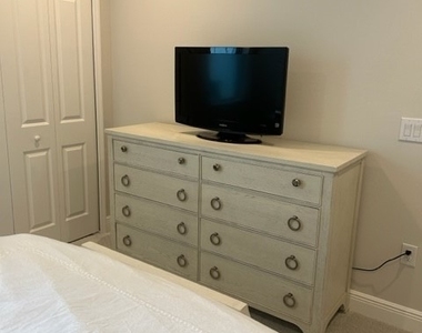 2555 Seychelles Drive - Photo Thumbnail 11