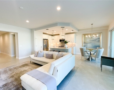 2555 Seychelles Drive - Photo Thumbnail 3