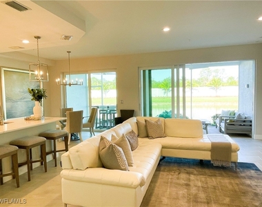 2555 Seychelles Drive - Photo Thumbnail 6