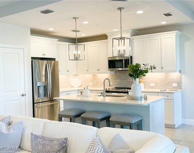 2555 Seychelles Drive - Photo Thumbnail 2