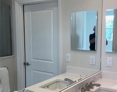 2555 Seychelles Drive - Photo Thumbnail 9