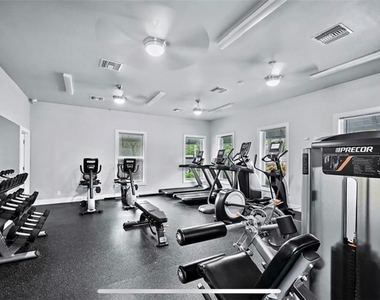 6325 Wilshire Pines Circle - Photo Thumbnail 19