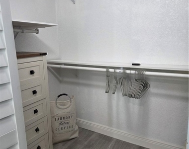22161 Tallwood Court - Photo Thumbnail 15