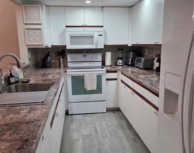 22161 Tallwood Court - Photo Thumbnail 6