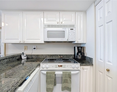 6849 Grenadier Boulevard - Photo Thumbnail 8