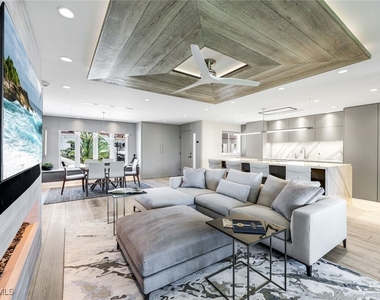 295 5th Avenue S - Photo Thumbnail 1