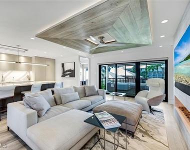 295 5th Avenue S - Photo Thumbnail 3