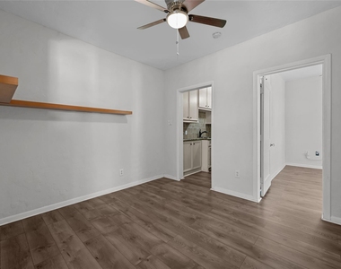907 W Gray - Photo Thumbnail 6