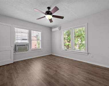 907 W Gray - Photo Thumbnail 3