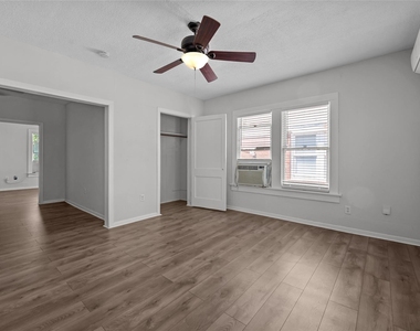 907 W Gray - Photo Thumbnail 4