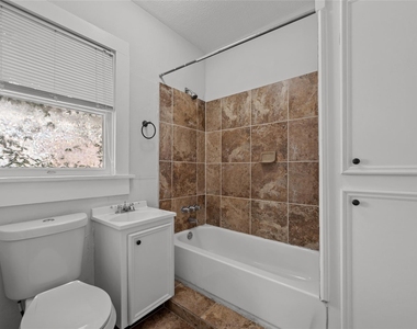 907 W Gray - Photo Thumbnail 5