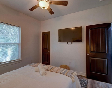 9816 Masterson Street - Photo Thumbnail 21