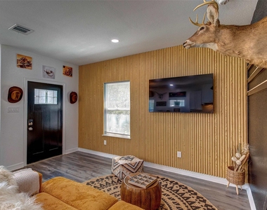 9816 Masterson Street - Photo Thumbnail 2