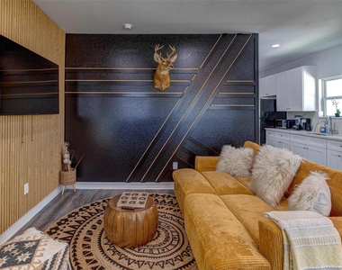 9816 Masterson Street - Photo Thumbnail 3